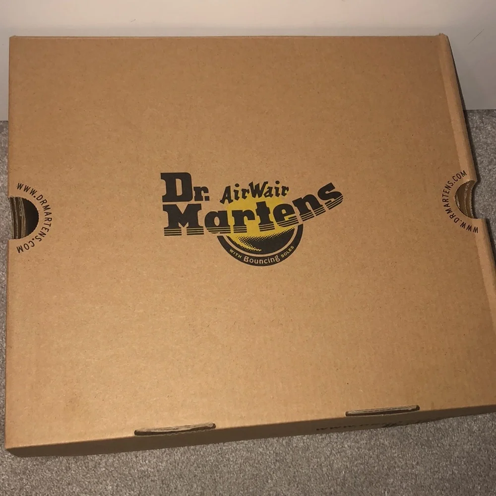 Women’s Black Doc Martens Lace-up Boots - Picture 7 of 10